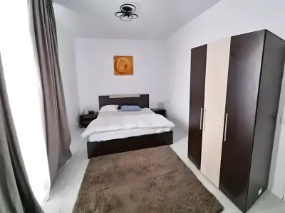 Dormitor apartament de inchiriere Sector 2 Bucuresti cu dulap